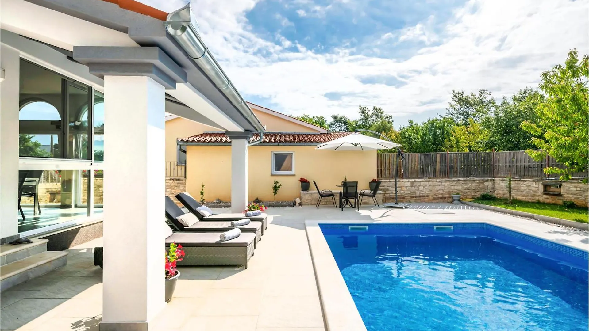 Beautiful Home In Vodnjan With Ethernet Internet 0*,